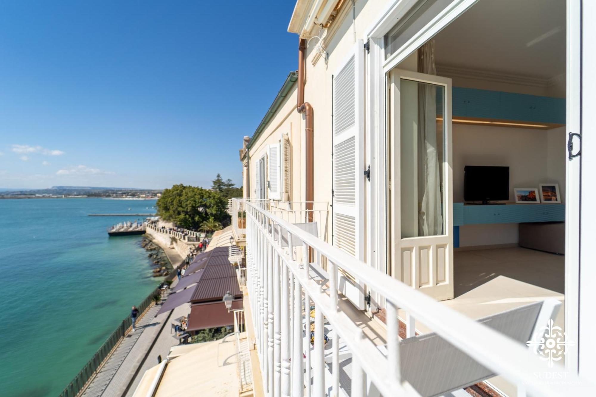 Alfeo Seafront - Sunset View In Ortigia Apartment *